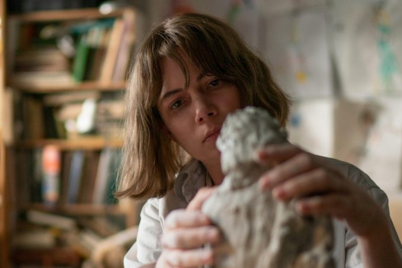 Showing Up : le drôle de portrait d'une artiste à la vie chaotique - Avis et bande-annonce