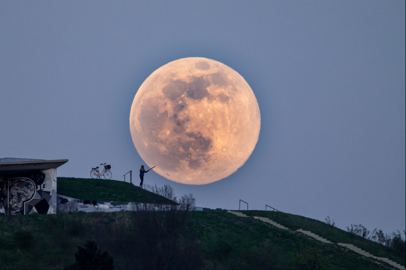 Lua Cheia de Morango 2023: o que é? Descubra este fenómeno celeste único 