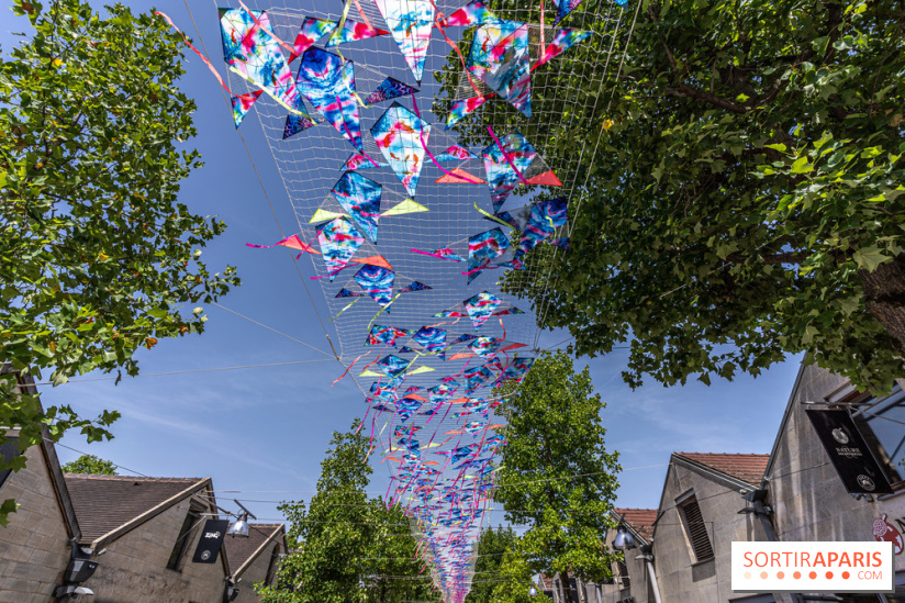 Le ciel de cerfs volants à Bercy Village 