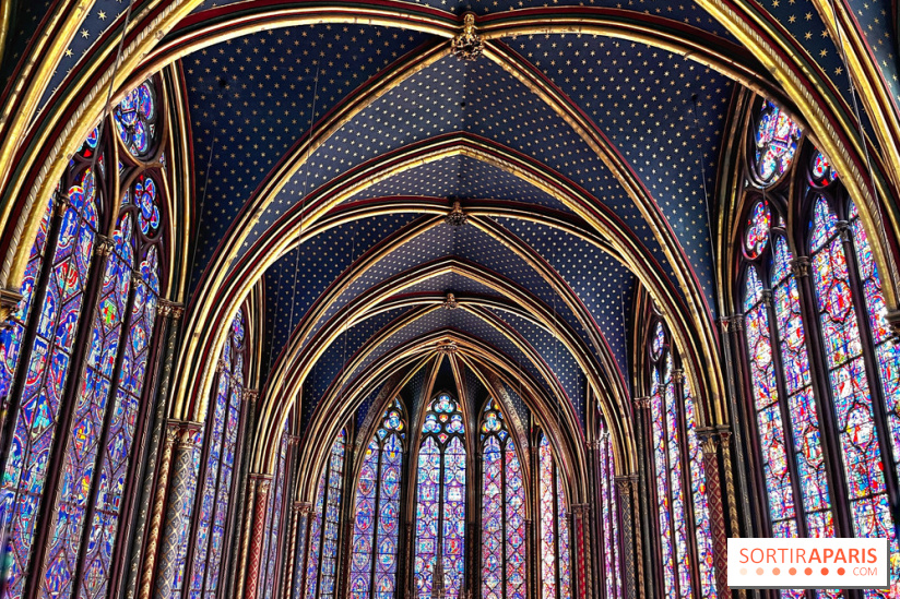 La Sainte-Chapelle et ses 1113 vitraux, un véritable joyau gothique à Paris