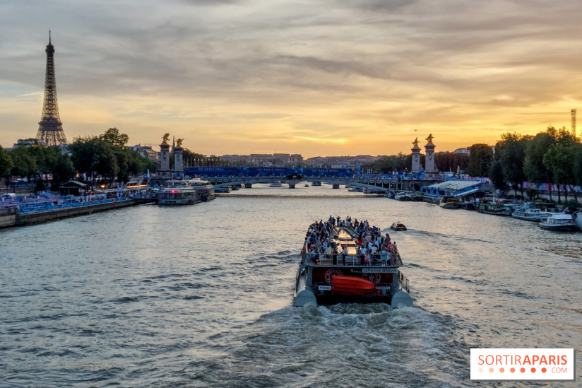 Visuels Paris - La Seine - Péniche - Coucher de soleil 