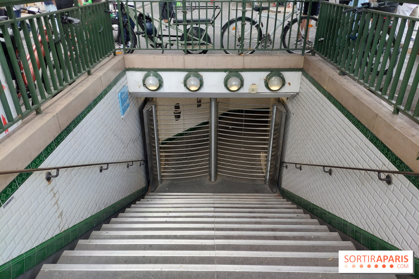 Visuels Paris - transport - métro - station fermée