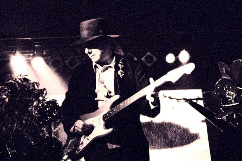 Gary Lucas