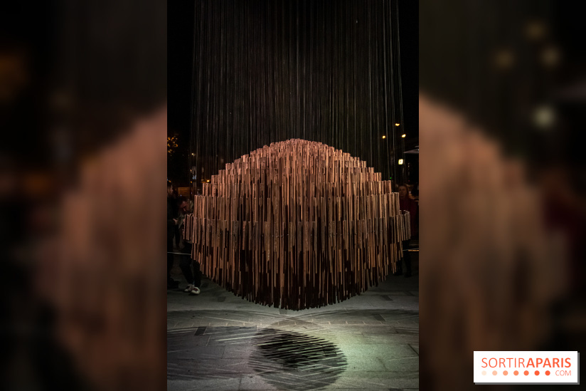 Nuit Blanche 2022 sur la place de la Samaritaine : Bing Bang, une sculpture hypnotisante et sonore