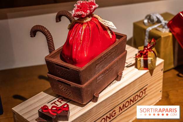 La Bûche de Noël d'Adrien Salavert aux Belles Perdrix de Troplong Mondot 2022 - hotte de vendanges du Père Noël