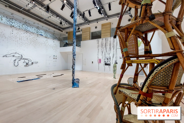 Le synthétique au cœur de l’humain, nos photos de l'expo au Centre culturel canadien