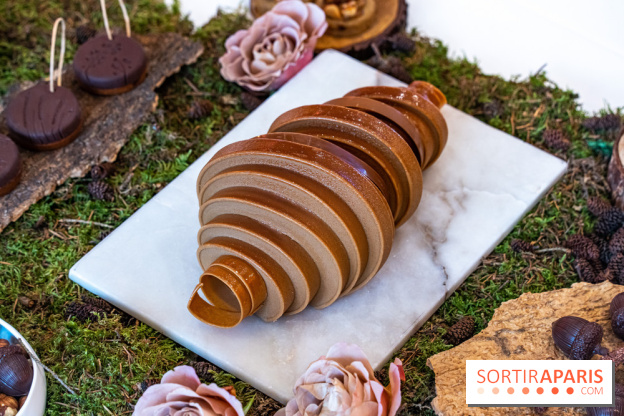 Christmas Pop Up du George V 2022 par Michael Bartoccetti - buche de noel