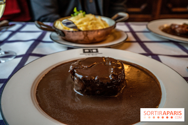 Auberge Pyrénées Cévennes - Bistrot Paris 11e - lièvre à la royale