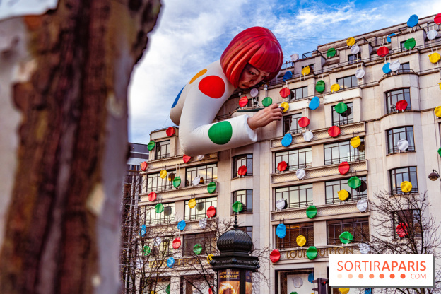 Yayoi Kusama chez Louis Vuitton sur les Champs-Elysées - photos 