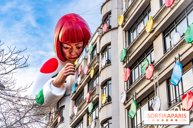 Yayoi Kusama chez Louis Vuitton sur les Champs-Elysées - photos 