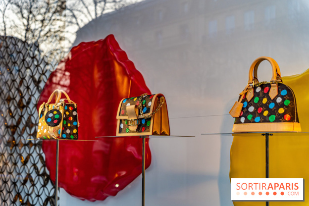 Yayoi Kusama chez Louis Vuitton sur les Champs-Elysées - photos 