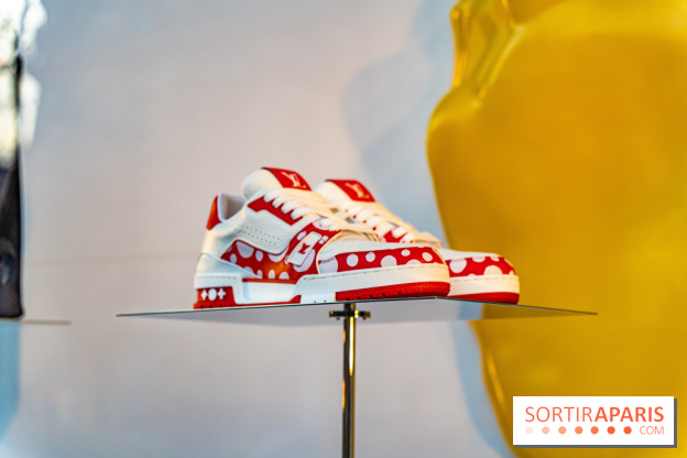 Yayoi Kusama chez Louis Vuitton sur les Champs-Elysées - photos 