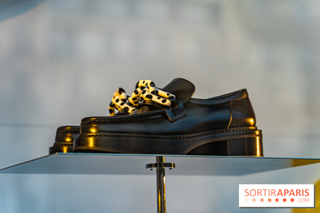 Yayoi Kusama chez Louis Vuitton sur les Champs-Elysées - photos 