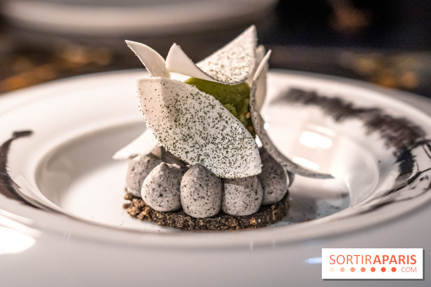 Akira Back Paris fête ses 1 an -  dessert sésame noir et sorbet basilic thaï