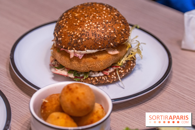 Jòia Bun - restaurant de burgers - Hélène Darroze -  Burger poulet