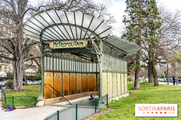  Le dernier édicule de type B d'Hector Guimard - Métro Porte Dauphine  -  A7C5184