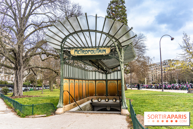 Le dernier édicule de type B d'Hector Guimard - Métro Porte Dauphine  -  A7C5185