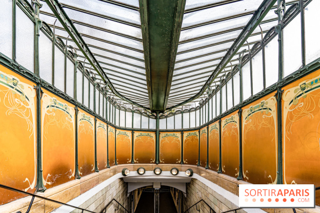  Le dernier édicule de type B d'Hector Guimard - Métro Porte Dauphine  -  A7C5195