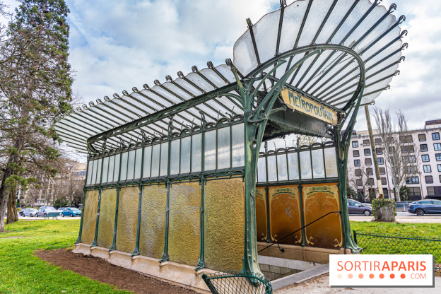  Le dernier édicule de type B d'Hector Guimard - Métro Porte Dauphine  -  A7C5204