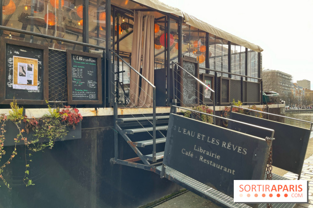 L'eau et les rêves, la péniche-librairie botanique sur le Canal de l’Ourcq