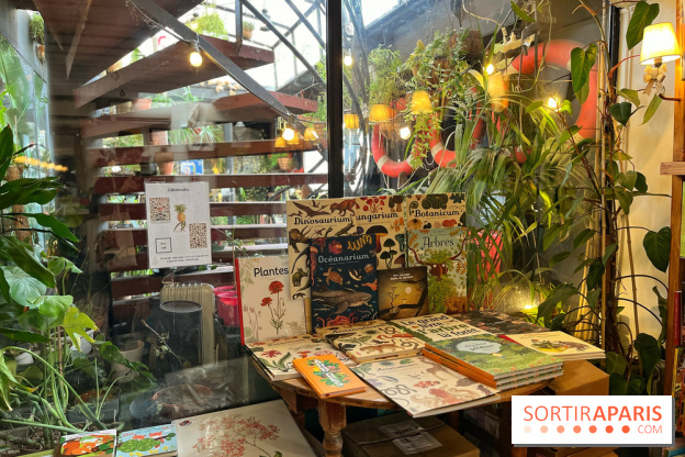 L'eau et les rêves, la péniche-librairie botanique sur le Canal de l’Ourcq
