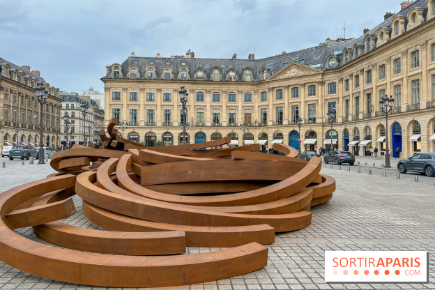 Les installations de Bernar Venet Place Vendôme