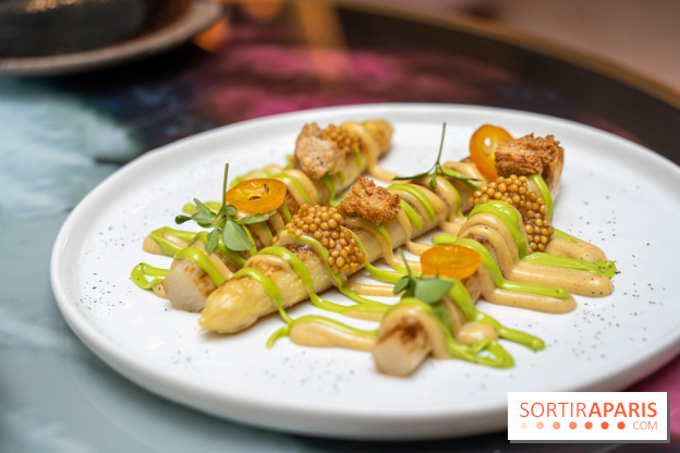 Rivages restaurant du Scribe par Martin Simolka -  asperges blanches des landes - moutarde fumée - kumquat