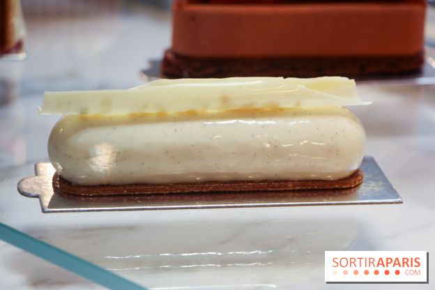 Butterfly Pâtisserie de Matthieu Carlin à l'Hôtel de Crillon - Finger Vanille Pop corn et cœur de Caramel