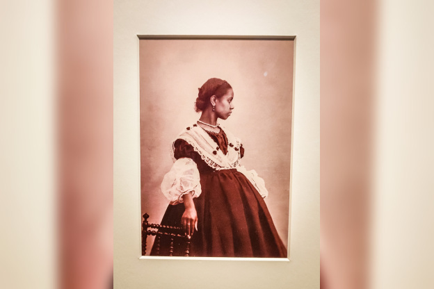 Des cheveux et des poils, l'exposition poilante du musée des Arts décoratifs - nos photos