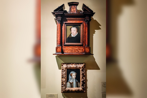 Des cheveux et des poils, l'exposition poilante du musée des Arts décoratifs - nos photos