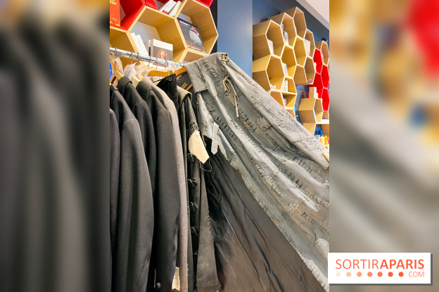 Vente de costumes de la Comédie Française - image00001