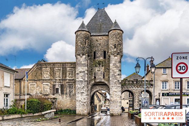 Moret-sur-Loing - citée médiévale - plus beaux détours de France - la porte du Samois