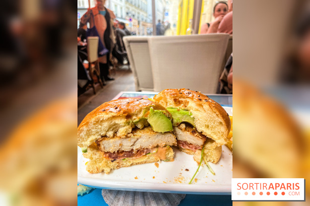 Tata Burger, le restaurant aux burgers en forme de zizi dans le Marais - 121EAD6F CB60 49C7 BBB3 D50AE0ECA397