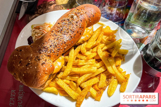 Tata Burger, le restaurant aux burgers en forme de zizi dans le Marais - 3B0B7EFA E700 4E40 89E8 63703DD66F1A