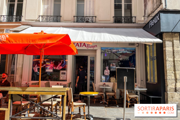 Tata Burger, le restaurant aux burgers en forme de zizi dans le Marais - 22A5E87D 0418 417C A728 CD98E83A689E