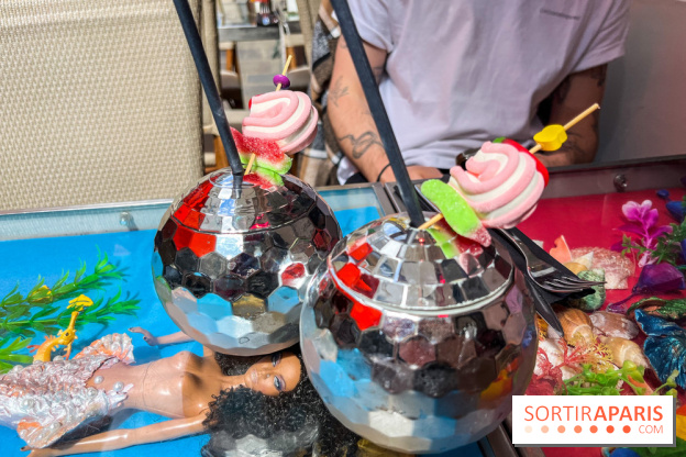 Tata Burger, le restaurant aux burgers en forme de zizi dans le Marais - 552665B9 8007 4FC3 849F BCD5AE97448F