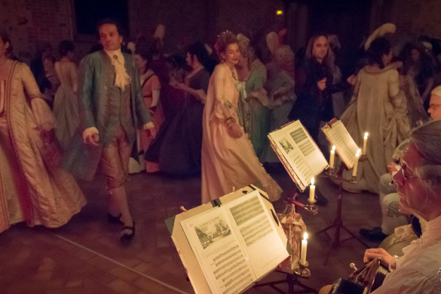 Bal des Insugents - 35687092 1720587608057691 4532186869563129856 o