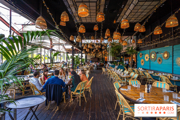 Le restaurant - terrasse Quai Ouest en mode estivale avec ses Dîners Braséro