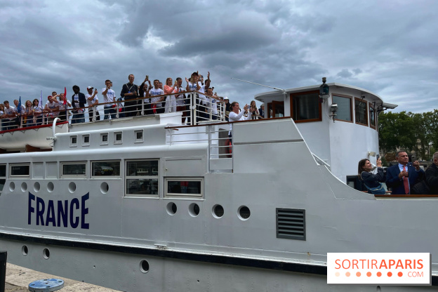 Athlètes et flambeau de Paris 2024 - IMG 4086