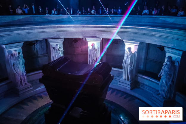 Aura, un spectacle son et lumières qui illumine le Dôme des Invalides - photos et vidéo