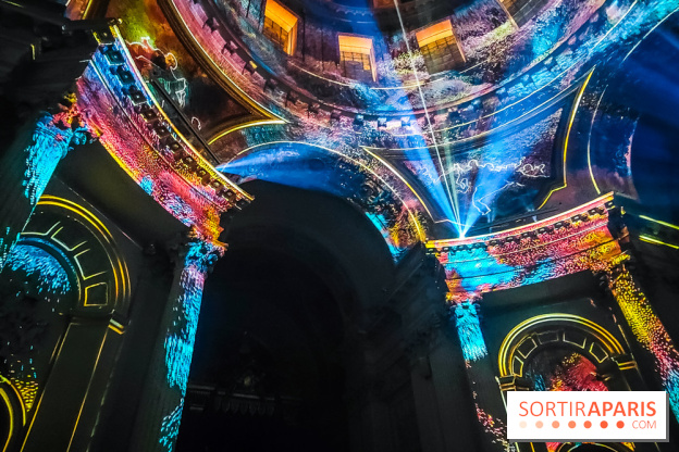 Aura, un spectacle son et lumières qui illumine le Dôme des Invalides - photos et vidéo