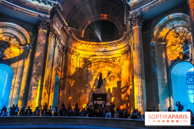 Aura, un spectacle son et lumières qui illumine le Dôme des Invalides - photos et vidéo