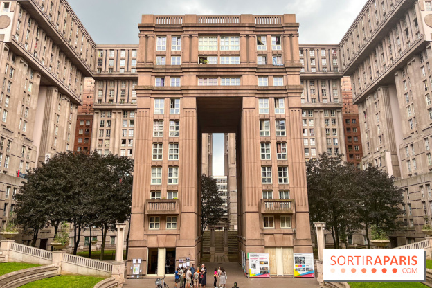 Découverte de l'architecture de Noisy-le-Grand, des Arènes de Picasso aux Espaces Abraxas