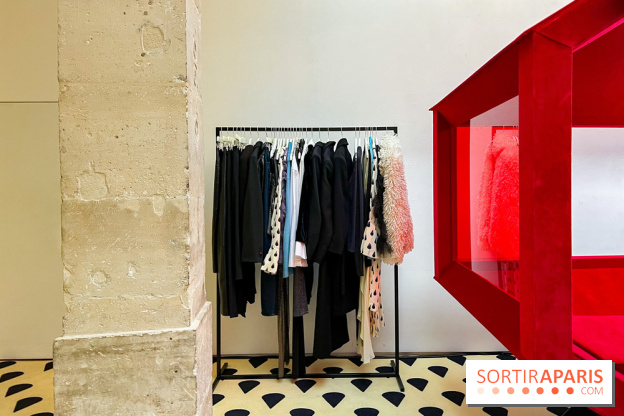 Le pop-up store évènement de H&M Studio dans une galerie d'art - Paris Fashion Week