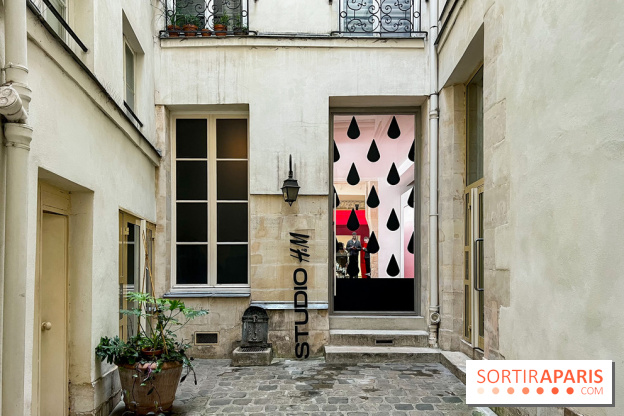 Le pop-up store évènement de H&M Studio dans une galerie d'art - Paris Fashion Week