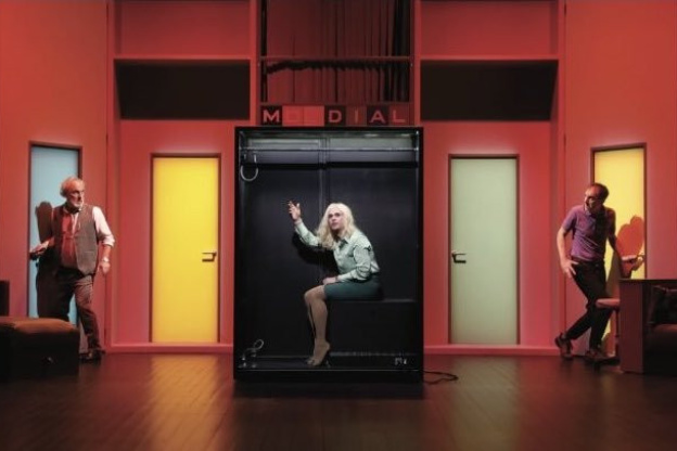 Mondial Placard, une pièce-satire du monde de l'entreprise au Théâtre Tristan Bernard