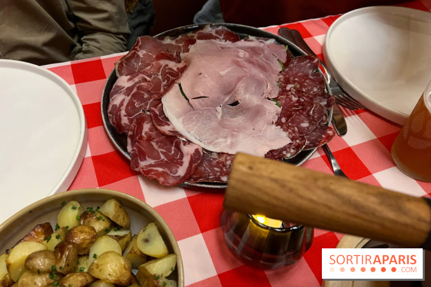 Fondue sur la terrasse d'hiver du Grand Quartier - 02CC5DB5 D5F2 41D1 A1E9 55658E49F99A