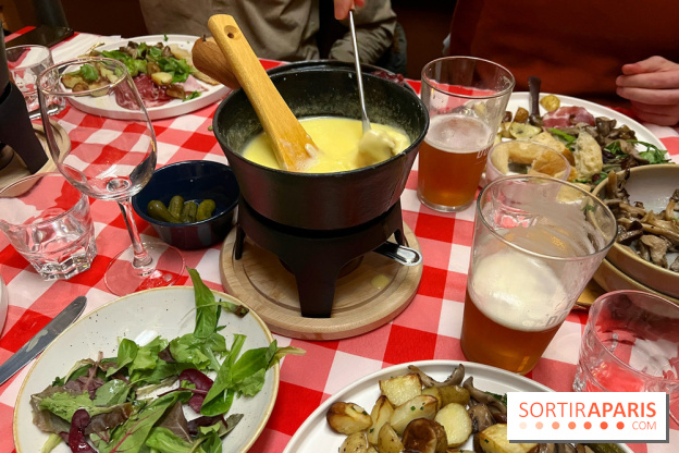 Fondue sur la terrasse d'hiver du Grand Quartier - 88F828FB A410 402F 9D63 EF33AC472130