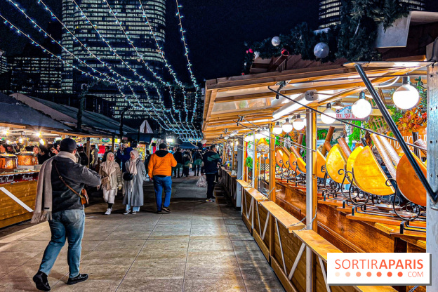 Le Marché de Noël 2023 de La Défense - Père Noël, spots photo illuminés, créateurs et stands gourmands