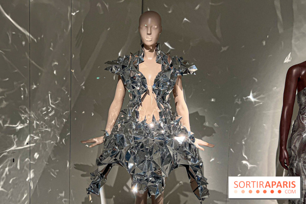 L’exposition retrospective de la créatrice de mode Iris Van Herpen au Musée des Arts Décoratifs